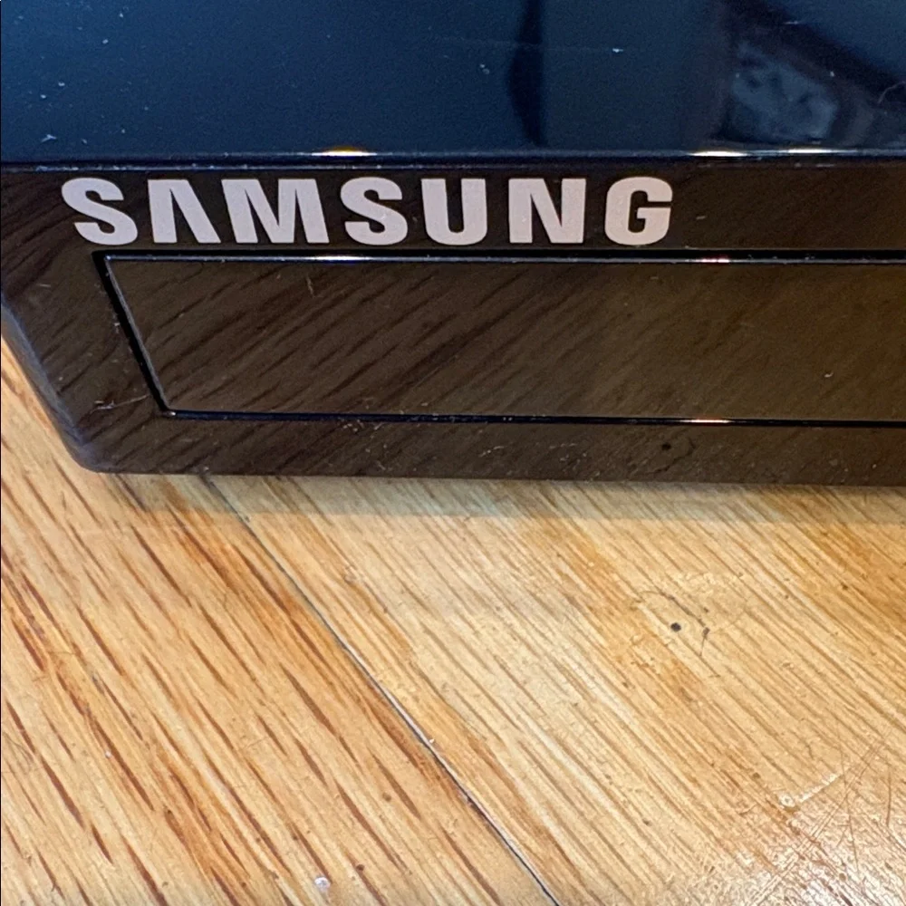 Samsung Blu-Ray Disc Player- Model BD-E5400